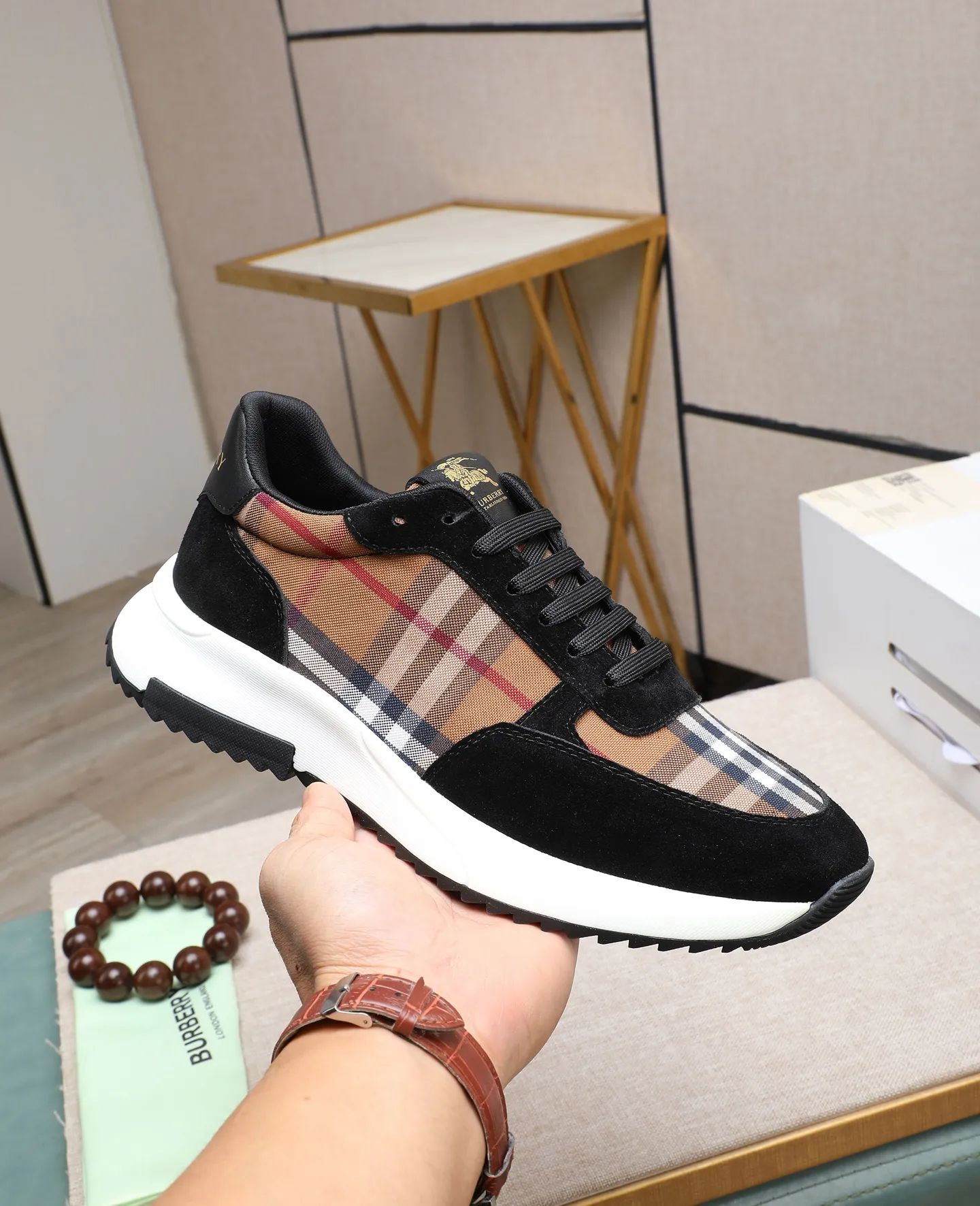Men's shoes 💰460 ❤️❤️❤️[BURBERRY] Burberry purchasing agent 🔍Men's 🚹New model is synchronized with the official website, the upper is made of imported fabrics, and the lining is genuine leather. Completely 1⃣:1⃣ replica🇮🇹, non-slip and wear-resistant rubber outsole ⚠original factory goods, 🔍🔍high quality, please look at the details, welcome to compare⚠Size: 38-44